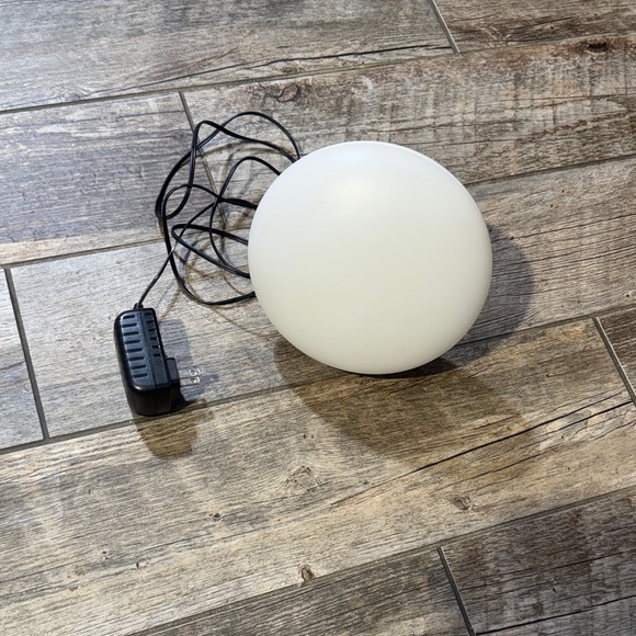 Taoteonics Other - Modern White LED Light Fixture